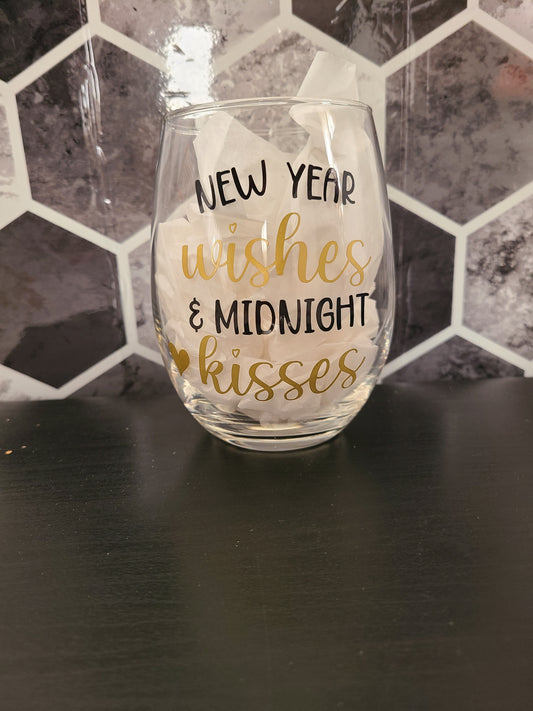 New Year Wishes Midnight Kisses